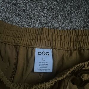 DSG CARGO Pants size large tan